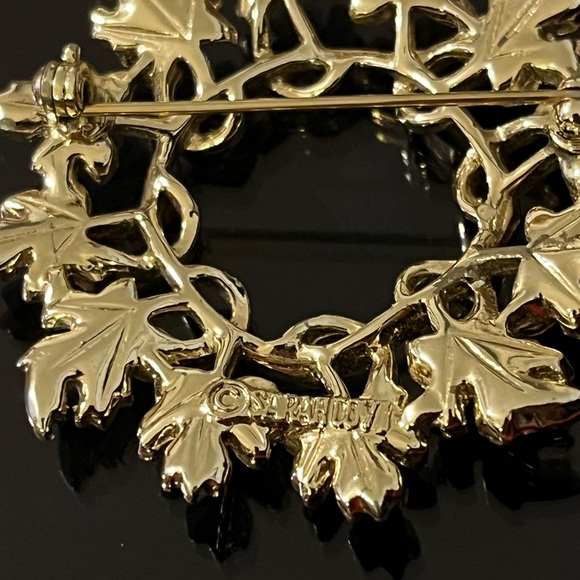 Vintage Sarah Coventry Leaf Pin Silver Gold Tone Retro Modern Fall Wreath Brooch - Picture 8 of 11
